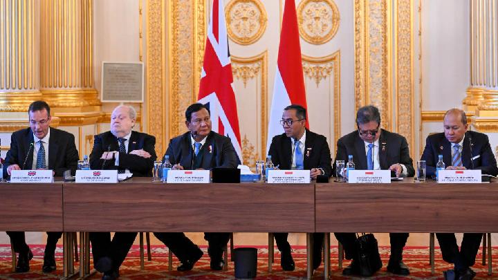 Prabowo: Indonesia Needs 140,000 More Doctors