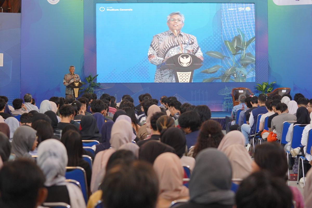 Menko Muhaimin Attends ITB Studium Generale, Discusses Indonesia's Rise