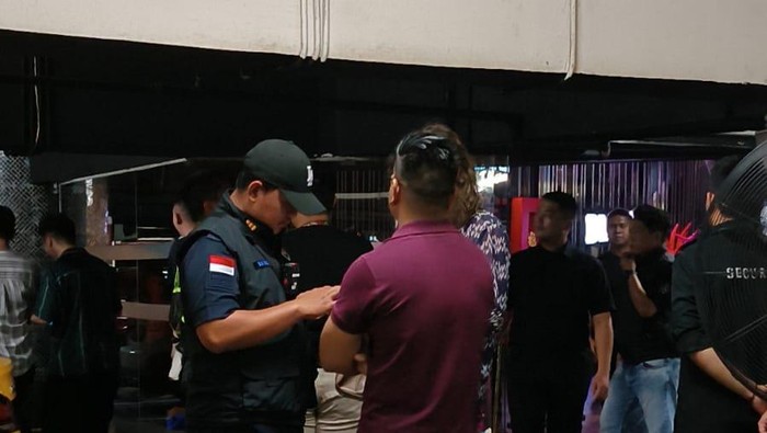 Chinese and Thai Nationals Detained in Jakarta for Visa Violations